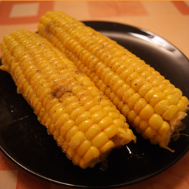 Cooked boiled corn